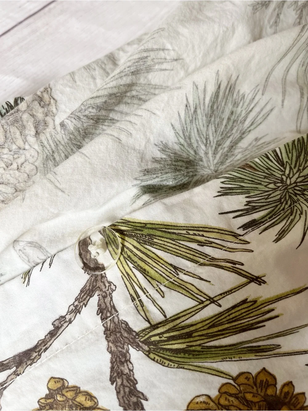 Pottery Barn Queen branches/pinecones/berries print duvet cover
